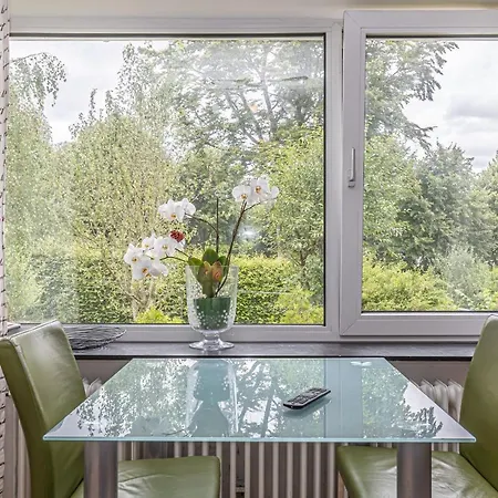 Eindecker - Studioapartment Im Erdgeschoss Mit Gartenmitbenutzung Διαμέρισμα *
